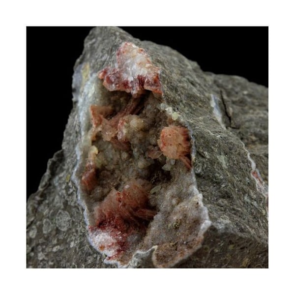 Epistilbite 216,8 karat Flerfärgad