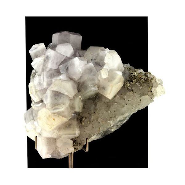 Sten og mineraler. Calcit, Pyrit, Fluorit. 2275,0 ct. El Hammam Mine, Meknes, Marokko.