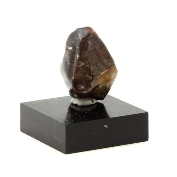 Kivet ja mineraalit. Zirkonia. 74,0 ct. Djemaa (Jemaa), Kadunan osavaltio, Nigeria.