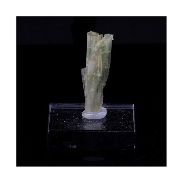 Kivet ja mineraalit. Klinotsoisiitti. 14,12 ct. Marine de Scala, Canari, Haute-Corse, Ranska.