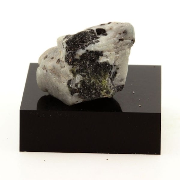 Ludwigite 34,9 karat Flerfärgad