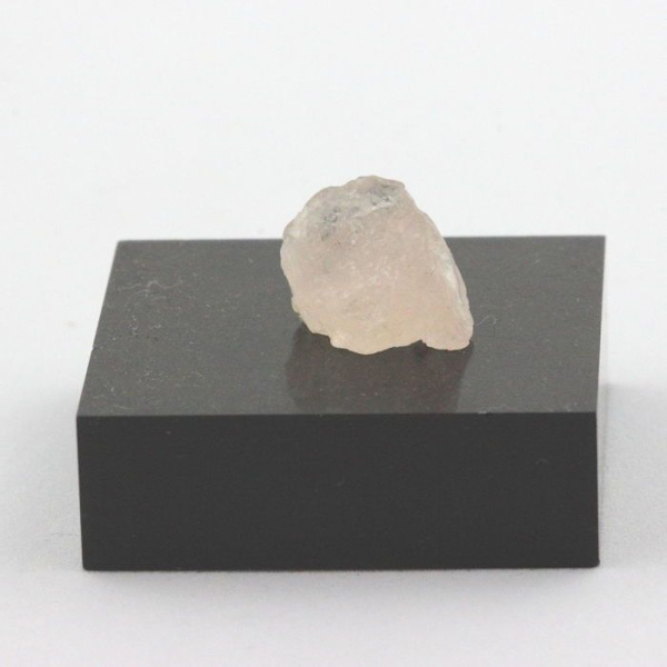 Stenar och mineraler. Morganit. 5 730 cent. Afrika.