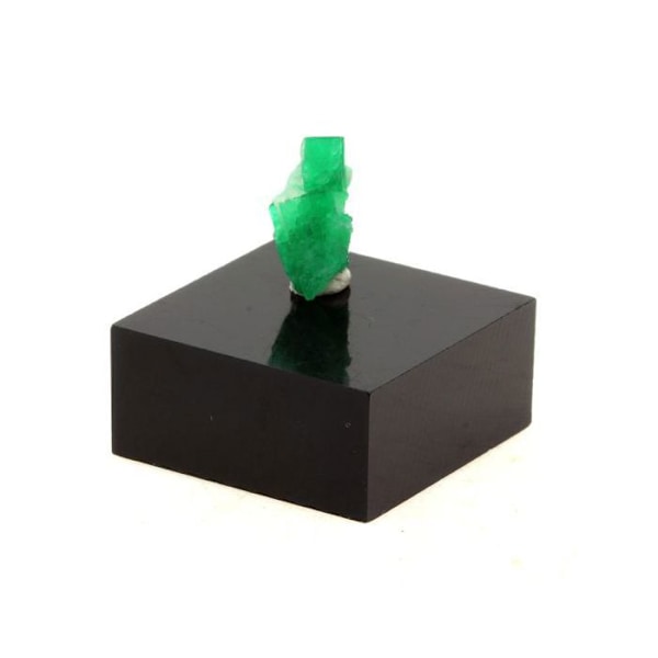 Kivet ja mineraalit. Smaragdi. 1,59 ct. Mingoran smaragdiesiintymä, Swatin alue, Pakistan. Grön
