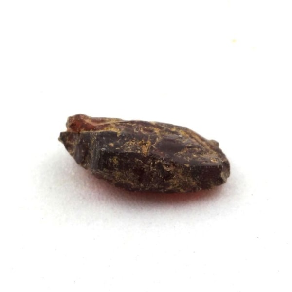 Stenar och mineraler. Rhodolit granat. 2,36 ct. Lokiriama, Lodwar, Kenya.