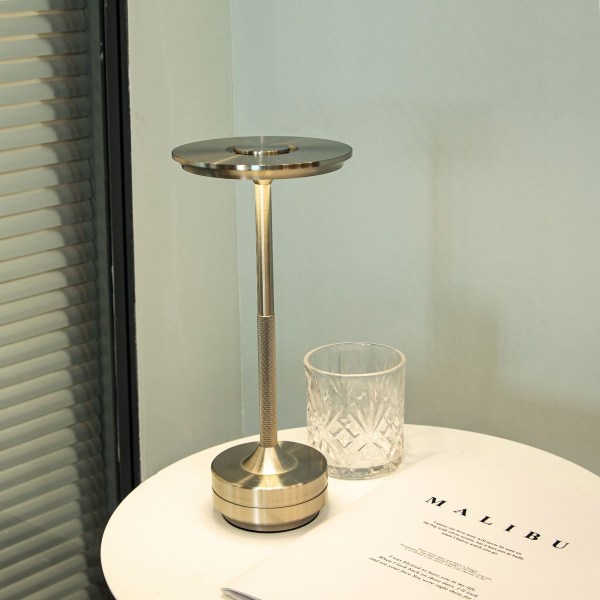 Sladdlös bordslampa Dimbar vattentät metall USB uppladdningsbara bordslampor(guld)