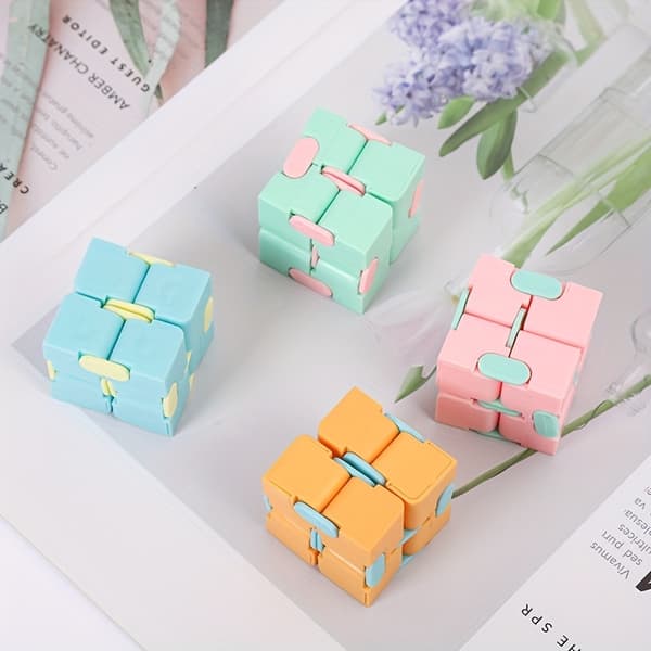 22 stk. Mini Flip Cube Puslespil Legetøj - Uendelig Løkke Fidget-FO-