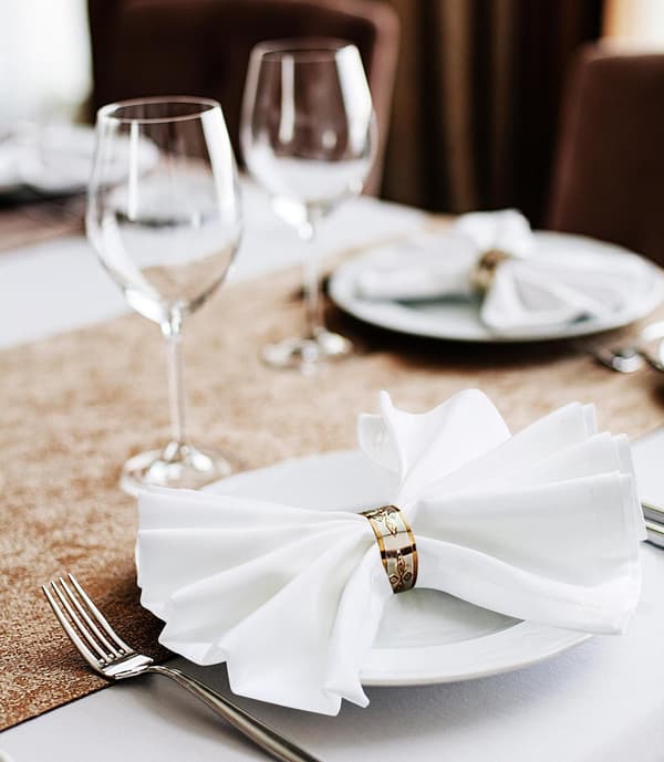 Cloth Napkins - 24 Pack, Reusable (White, 43 x 43 cm) Black-FO- White
