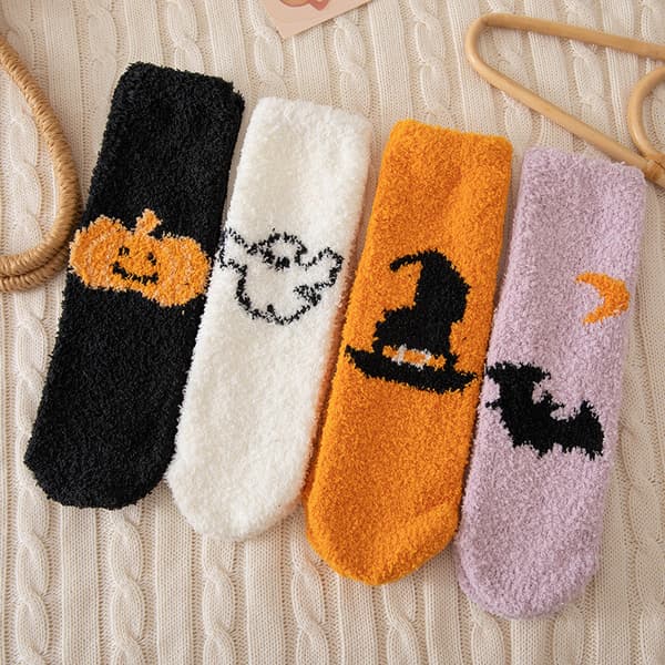 4 par fluffiga Halloween-strumpor - pumpa, fladdermus, spöke tecknade strumpor för vinterhelgfester-FO-
