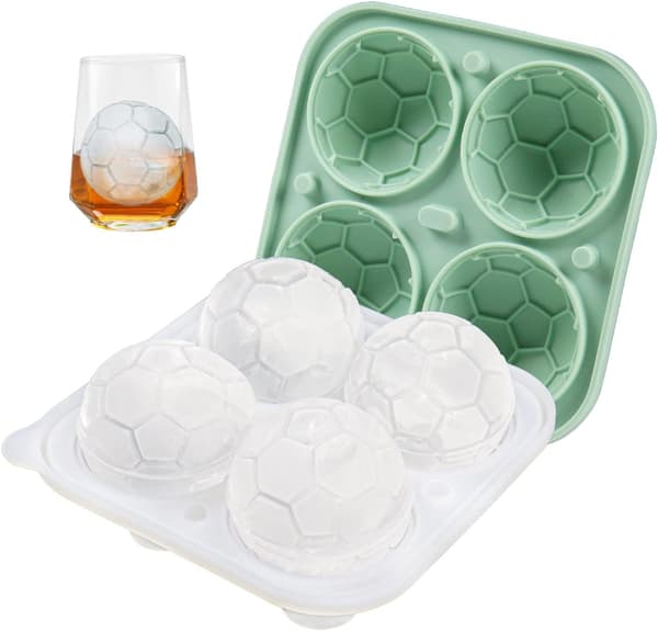 Fodbold-isterningform, med klart tragtformet låg, til afkøling af whiskycocktails og drinks