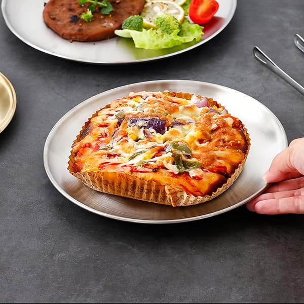 Sett med tallerkener i rustfritt stål, matte børstede runde fat til kake, dessert, snacks og frukt 20cm Silvery