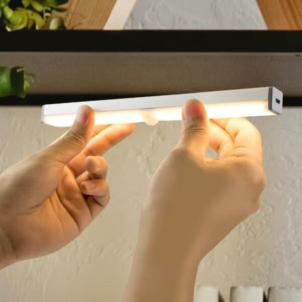 Trådløs oppladbar LED-lampe med bevegelsessensor 21 cm