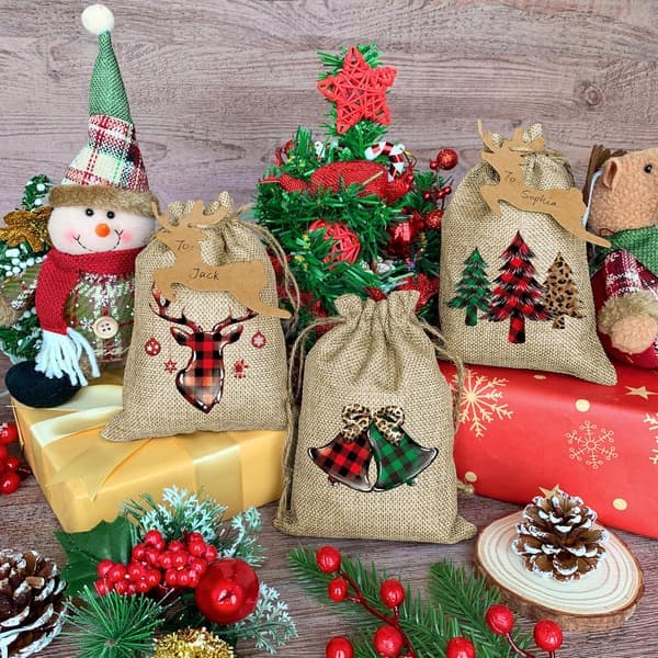 Juljutesäckar presentpåsar med dragsko 24 stycken, julbuffelrutiga linnesnacks godispåsar för julfester A