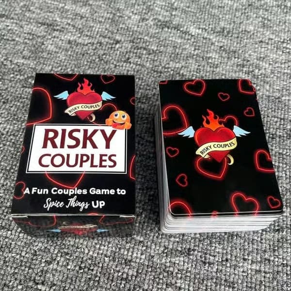 Risky Couples kortspill for voksne, brettspill for par, morsomt datingspill med hjerte-design