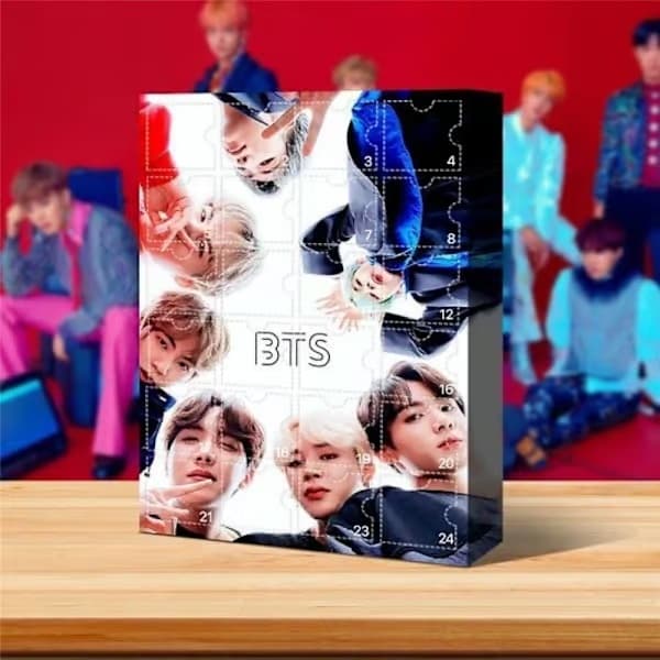 BTS 2026 Adventskalender, julekalender-nedtelling for barn, 24 dagers blindboks