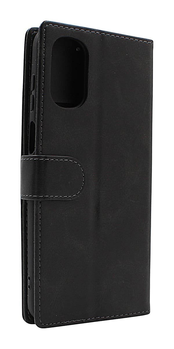 Zipper Standcase Wallet Motorola Moto E32s Röd