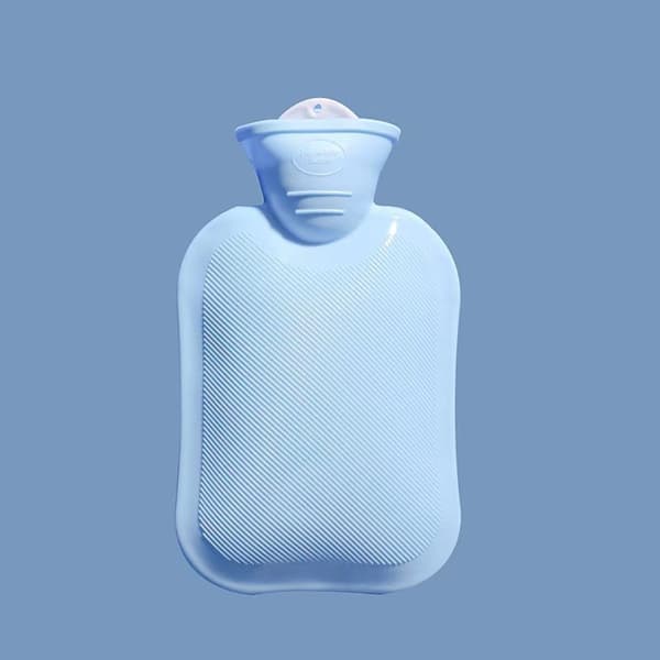 500 ml varmvattenflaska, breddad vatteninlopp för värme, blå.