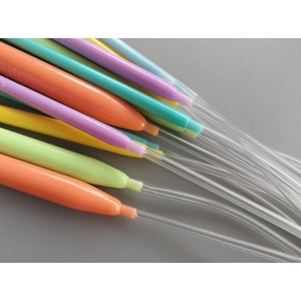 N049 - Set med 12 färgglada rundstickor 80 cm i flerfärgad plast, en storlek