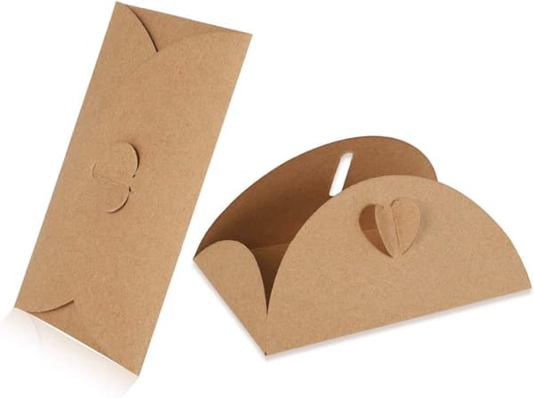 Kraftkonvolutter 17x11 cm - 50 stk - Brunt papir med hjertefeste - For gratulasjonskort