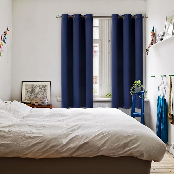 Gardiner för sovrum - Öljetter Termiskt isolerade mörkläggningsgardiner, set med 2 paneler (132 x 213 cm, marinblå)