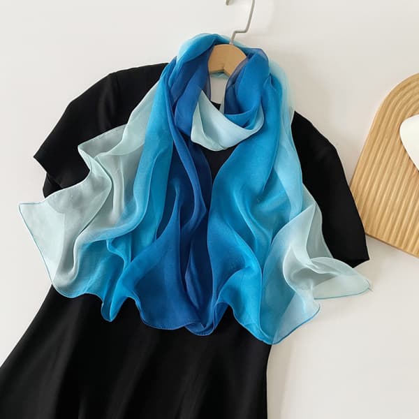 Shimmer Sjal: Elegant perlechiffontørklæde Blå Blue
