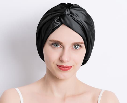 Kaksikerroksinen 100 % silkkimyssy, musta Black