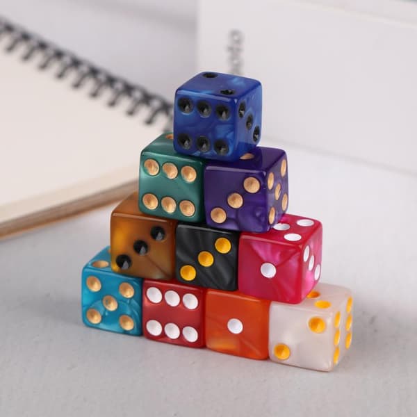 6-sided terninger 16 mm akryl D6 terningesæt til DND Golden yellow
