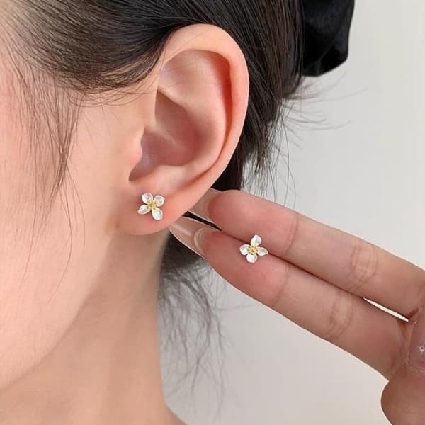 2 stk Mini Matte Blomster øredobber for kvinner Klassiske fine smykker one size