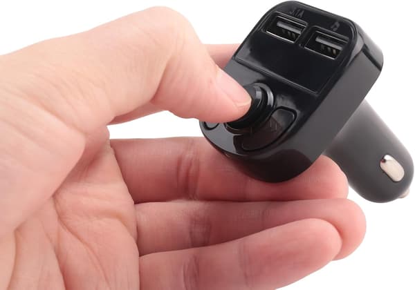 1-pakning X8 bil Bluetooth FM-sender MP3-spiller multifunksjonell billader