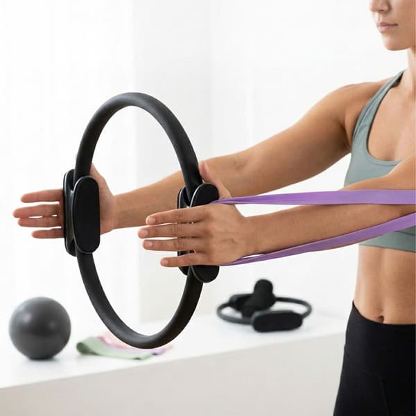 Pilates-sæt med 6 dele: Ring, bold, elastikker – sort