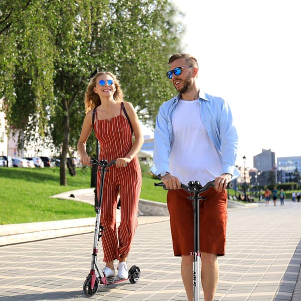 LED-scooter med justerbart styr, foldbart design