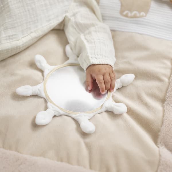 Babylekmatta med bågar och interaktiva leksaker