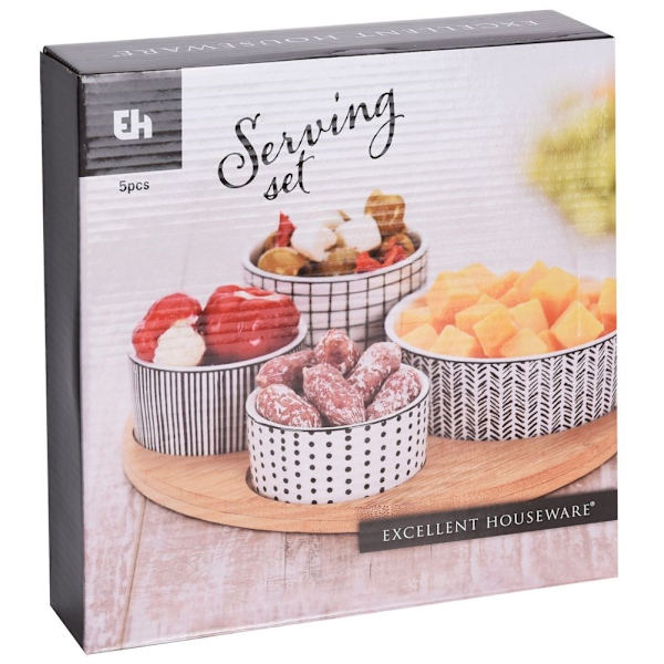 Fire porcelænsskåle på bambusbakke til servering af lækkerier