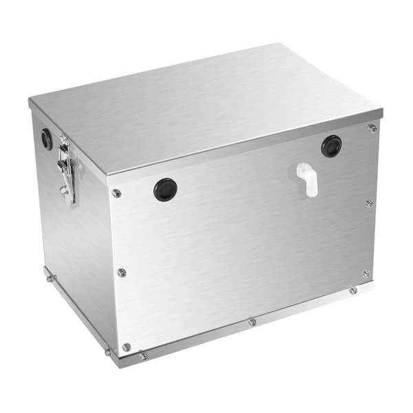 Grupp 24/31 Batterilåda i aluminium med kabelgenomföringar
