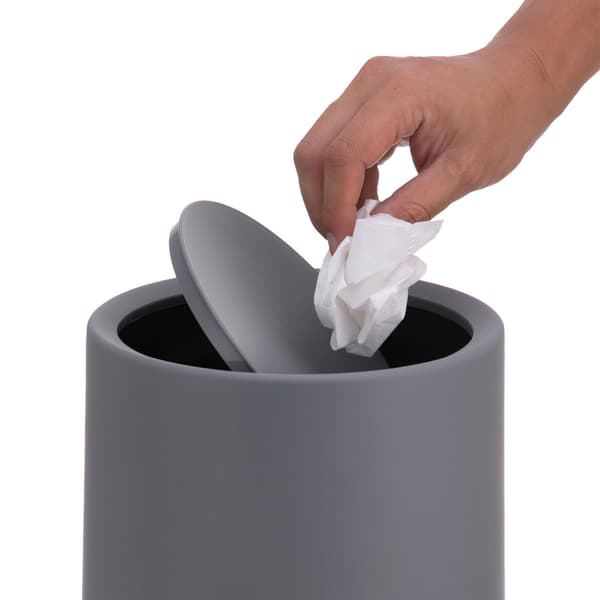 Badrumsavfallsbehållare med svängbart lock, 6 liter plast