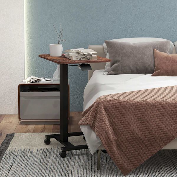 Höjdjusterbart laptopbord, med 4 hjul, 2 bromsar, 65 cm x 48 cm x 108 cm, med vev, broms, spånskiva, rustikbrun