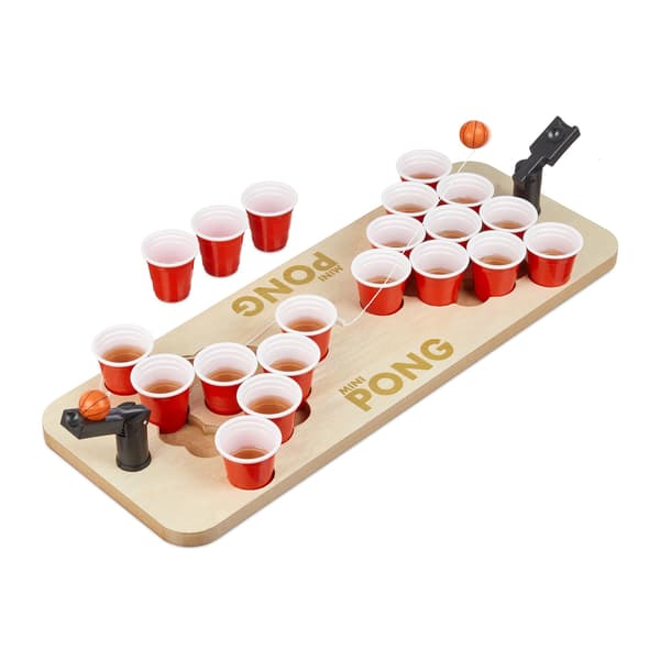 Mini Beer Pong med røde kopper
