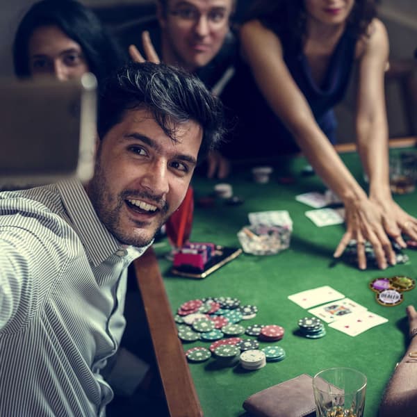 Metallinen pokerinäppäimistö