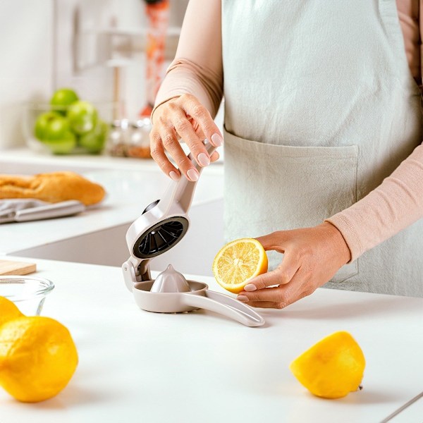 Manuell citrusjuicer med knopp MISTY 22,5x7 cm