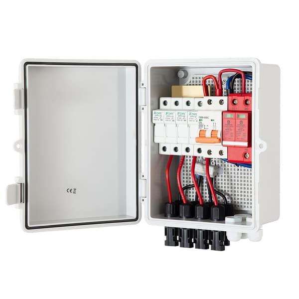 PV-kombinationsbox, 4-strängad, 15A säkringar, 63A brytare
