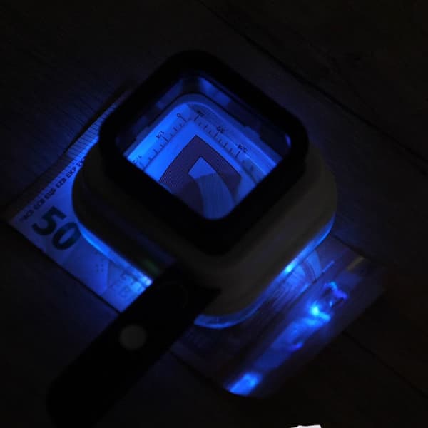 Genius Ideas GI-087663: 3 förstoringar hopfällbart förstoringsglas med LED