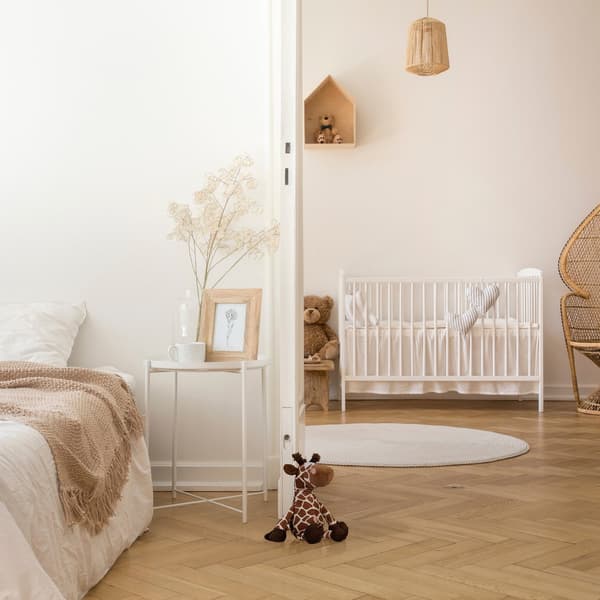 Giraffe dørstop – fluffy, sød, funktionel
