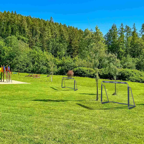 Grå fodboldmål i sæt af 2