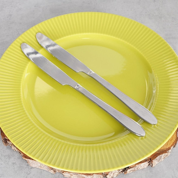To rustfri middagsknive 24 cm, tåler opvaskemaskine