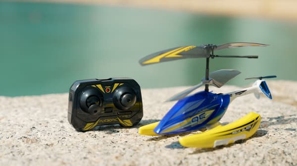 Flybotic Radio Control Helicopter Aqua Blaze, 22Cm