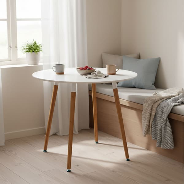 Runt matbord, bambuben, plats för 4