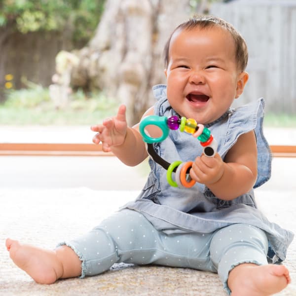 Infantino Shake & Spin Ratling Ring