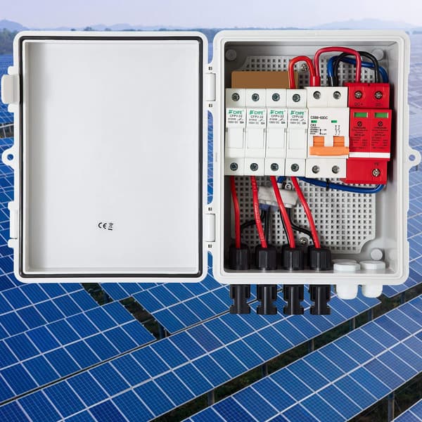 PV-kombinationsbox, 4-strängad, 15A säkringar, 63A brytare