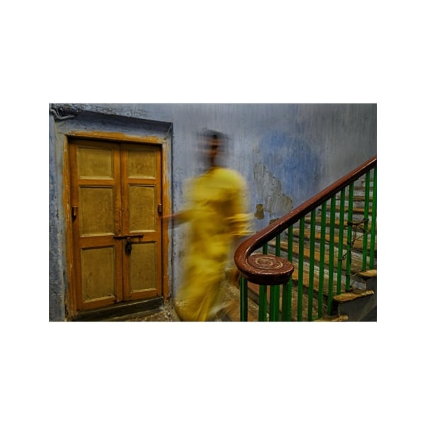 Man In Stair Case - 70x100 cm