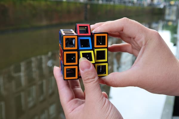 Viimeaikaiset Toys Logic Game Hollow Cube