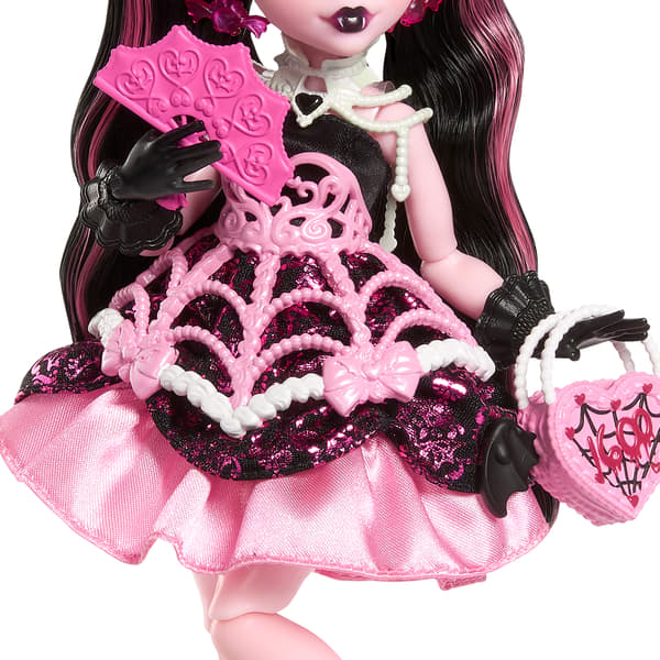 Draculaura-docka med festklänning och accessoarer
